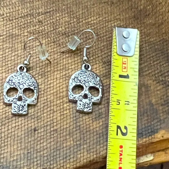 💀  Etched Sugar Skull Silver Dangle Earrings 
~ “Day of the Dead” 🥀 - Picture 7 of 7